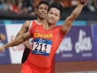 开云体育登录-田径赛场飞人闪现，百米冠军问鼎