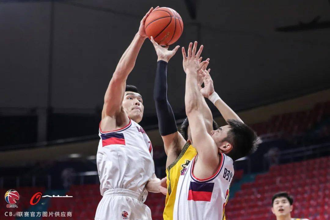 福建主场击败对手，队员合力奋战获胜！